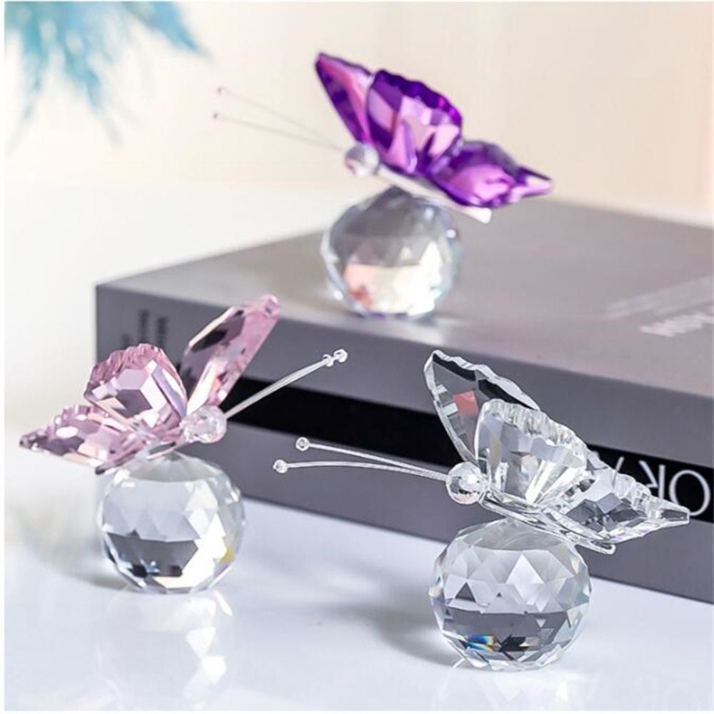 Crystal Butterfly with Ball Fi - Paper Weight Crystal recension och pris