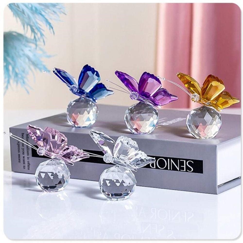 Crystal Butterfly with Ball Fi - Paper Weight Crystal recension och pris